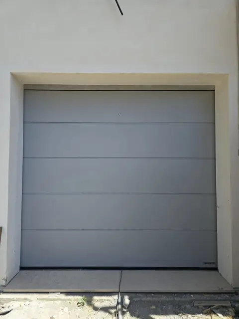 Porta sezionale da garage installata da Expert Design – foto 3