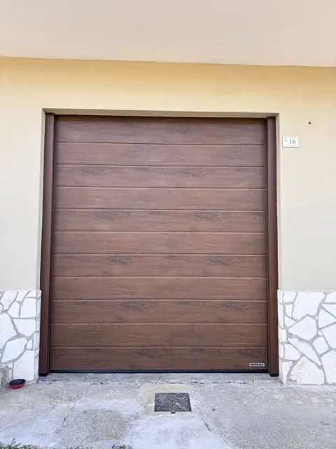 Porta sezionale da garage installata da Expert Design – foto 9